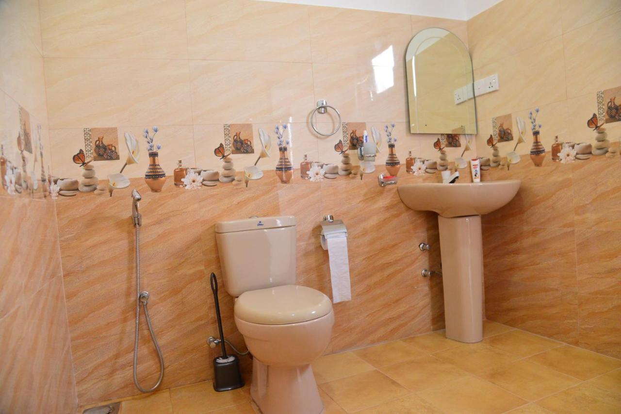 Roshan'S Guest House Hikkaduwa Bagian luar foto
